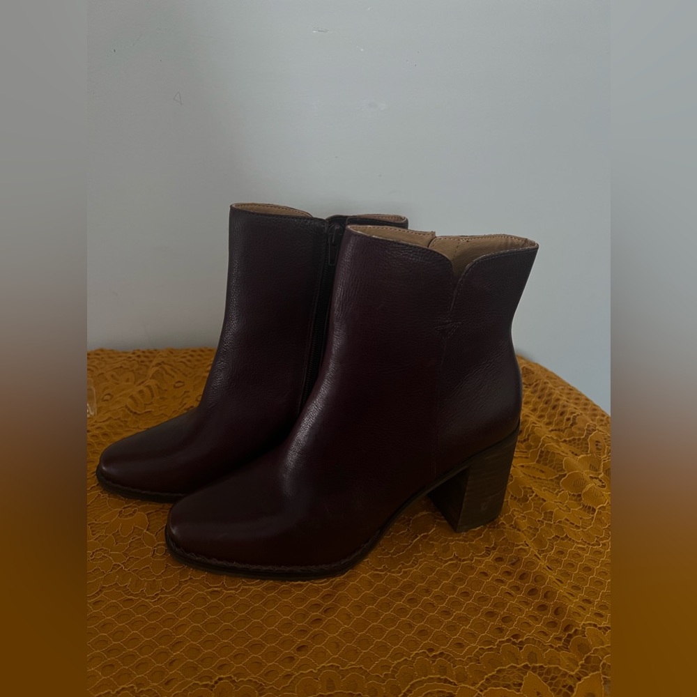 Heeled booties